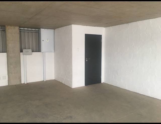 180M² WAREHOUSE TO LET IN CORNUBIA